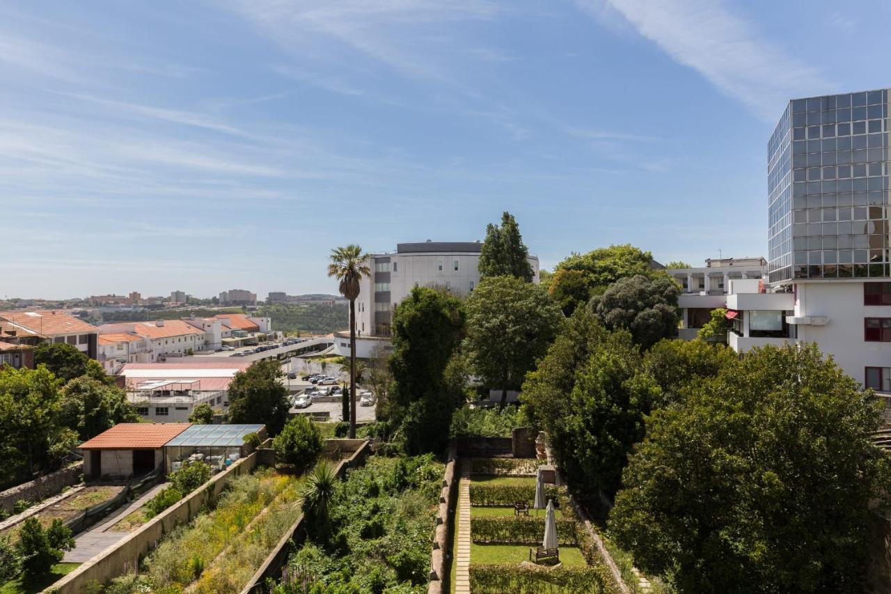Guestready - Ayres Studio W Balcony Garden Porto Bagian luar foto